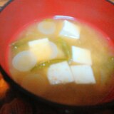 ピーマン豆腐ネギの味噌汁